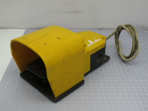 Pizzato 60947-5-1 PX10810-M2 Foot Switch  For Sale