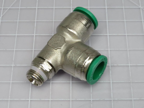 LOT OF 4 NUMATICS 1/2 IN FITTING T192748