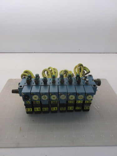 LOT OF 8 MAC 613B-11-111JB SOLENOID VALVESW/ MANIFOLD T53022