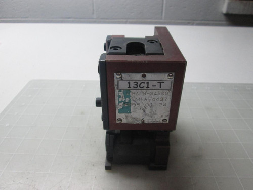 TOYOJAMCO RA18-24200 UM-A-4437 APPLICATOR T52651