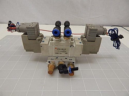 LOT OF 2 SMC SY7220-5DD-02 SOLENOID VALVES W/ MANIFOLD T57255