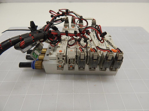 LOT OF 6 SMC SY5340-5MOZ SY5140-5MOZE SOLENOID VALVE W/ MANIFOLD T59140