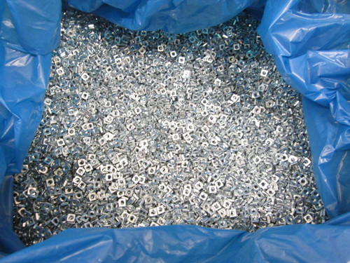 LOT OF 30000 AF032373 NO 6-32 SQUARE NUT STEEL ZINC PER DRAWING PPAP T58804