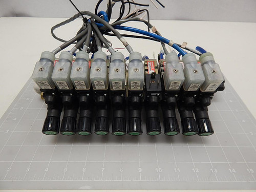 LOT OF 10 NUMATICS 031SA4004000061 031RS700O000000 SOLENOID VALVES W/ MANIFOLD ASSEMBLY T59973