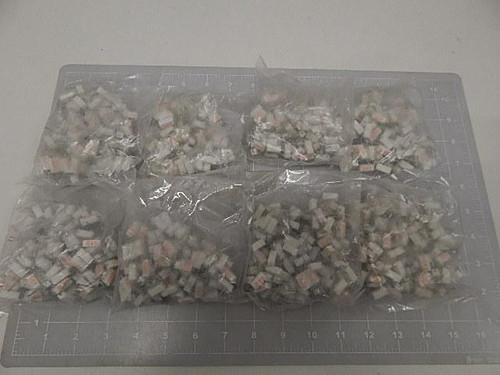 LOT OF 800 800 1N1 1W 5.1 CAPACITORS SEMICONDUCTORS T58497