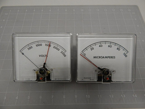 LOT OF 2 API INSTRUMENTS 41-0033-2501. 0451C VOLT METER T60486