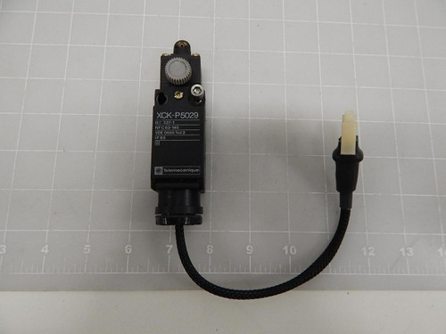 TELEMECANIQUE XCK-P5029 LIMIT SWITHCH 240VAC 10AMP XCK + OPTIONS T60298