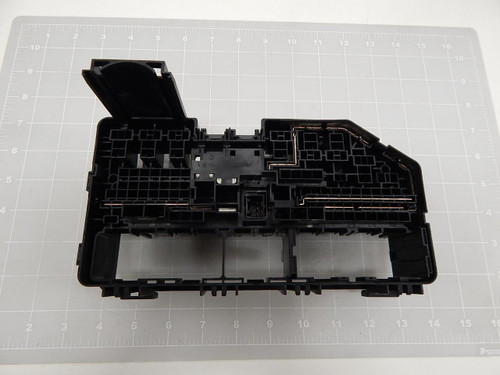 170R2007BF 120330 TV2 E010 FUSE BOX T60815