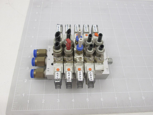 LOT OF 5 SMC SY5220-5L0Z-C8 SOLENOID VALVE W/ MANIFOLD T63689