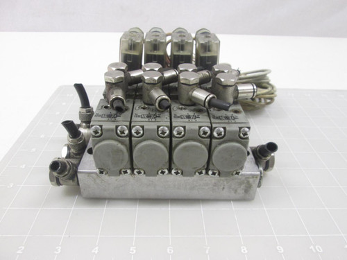 LOT OF 4 BOSCH 0 820 022 126 SOLENOID VALVES W/ MANIFOLD T63435