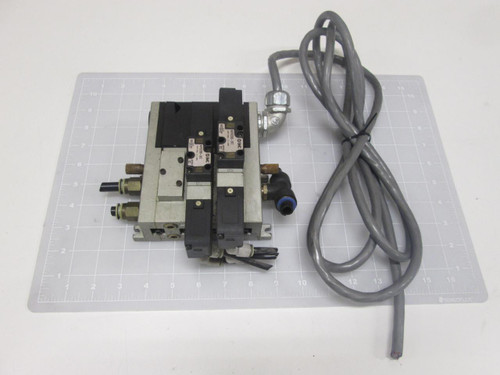 LOT OF 2 SMC NVFS2200-5FZ SOLENOID VALVES W/ MANIFOLD T66247