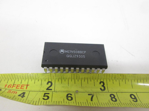 LOT OF 15 MOTOROLA MC14508BCP QQJZ9305 DUAL 4-BIT LATCH 24-PIN DIP NOS T67660