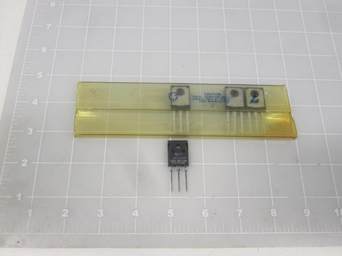 LOT OF 4 APT 601R3BN CAPACITOR TRANSISTOR SEMICONDUCTOR T67720