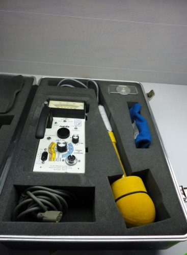NARDA 8616 8633 ELECTROMAGNETIC RADIATION MONITOR W PROBE AND CASE