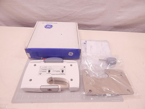 GE GENERAL ELECTRIC M1043105 PATIENT MONITOR QUICK MOUNT T76353