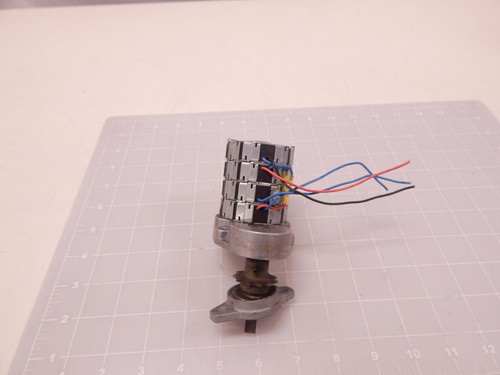 SAIA UFR40NB4RN SYNCHRONOUS MOTOR W/ TRANSMISSION T76959