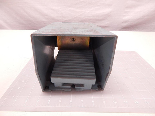TELEMECANIQUE PXPEM510 PNEUMATIC FOOT SWITCH DIE CAST WITH GUARD T77286
