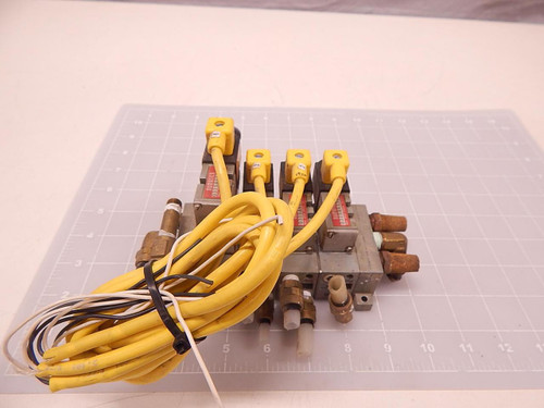 LOT OF 4 NUMATICS 031SA415C SOLENOID VALVES W/ MANIFOLD T78415