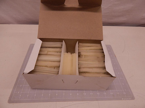 LOT OF 50000 AVERY DENNISON 06215 3" FASTENERS T80307