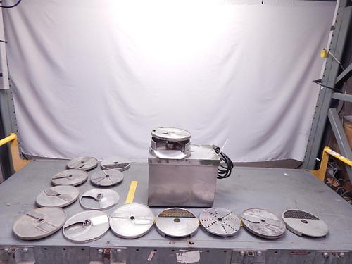 MV 79 82/8125 COMMERCIAL FOOD PROCESSOR W ACCESSORIES