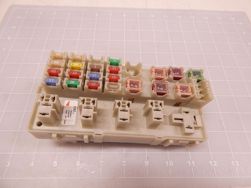 040308 1 0398 PP-GF51T30 FUSE RELAY BOX T82675