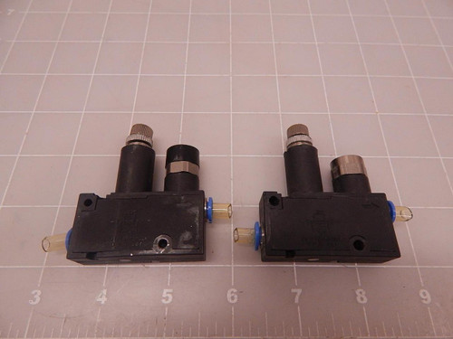 LOT OF 2 FESTO LRMA-QS-6 153496 V2 PRESSURE REGULATOR T82824