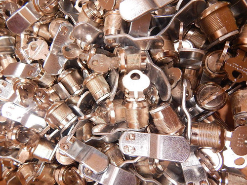 COMPX R422210240N01T M0T700047 LOCK AND KEY ASSEMBLY CLIP MOUNT DOUBLE BITTED FOR METAL T83495