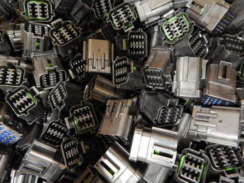 LOT OF 600 FORD EPC F2AB-14N003-B 16 W/M CONNECTORS A 16 HOLE T84172