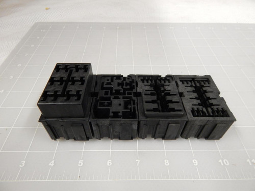 ENGINEERED PLASTIC COMPONENTS 13758536 RELAY FUSE MODULE