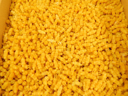 LOT OF 10000 0196755 SUPPORT POST TYPE 1 NYLON 3/8'' T83982