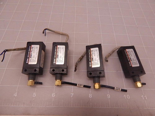 LOT OF 4 SMC ZSE1-T1-15 VACUUM SWITCH T83058