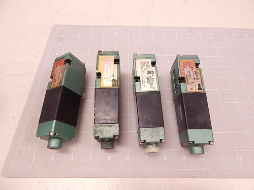 LOT OF 4 NUMATICS 225-285B 081SA400M PNEUMATIC VALVE T83102