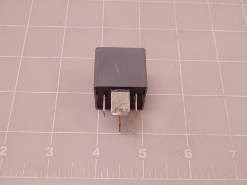 LOT OF 25 FORD G1UHQ F8OR-14B192-AA RELAY T83661