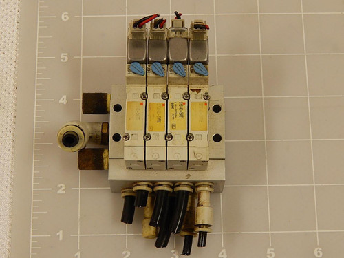LOT OF 4 SMC SY3140-5MZE SOLENOID VALVES W/ MANIFOLD T85687