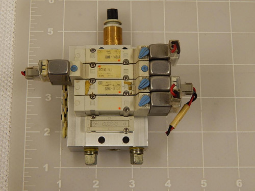 LOT OF 4 SMC SY3140-5MZE SOLENOID VALVES W/ MANIFOLD T85695