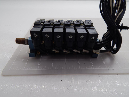 LOT OF 6 MAC 45A-SA1-DAAJ-1KA SOLENOID VALVE W/ MANIFOLD T87962
