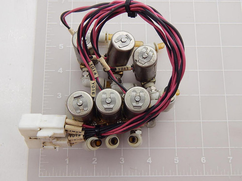 LOT OF 6 SMC VDW23-5G-1 SOLENOID VALVES T89113
