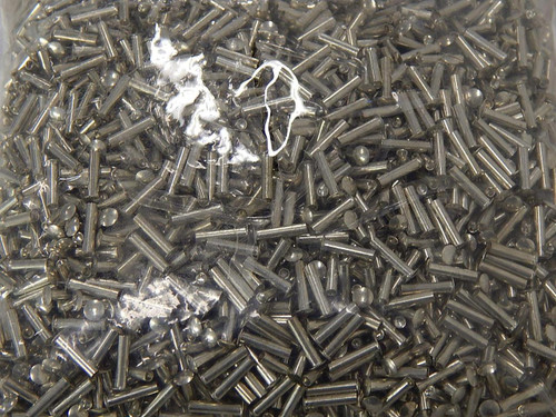 LOT OF 3500 0191381 RIVETS .085D X .375 T90159