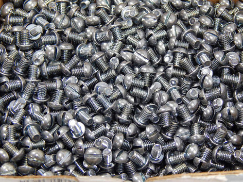 LOT OF 2500 FASTENAL 0191092 0203-0126-00 SCREWS T90179