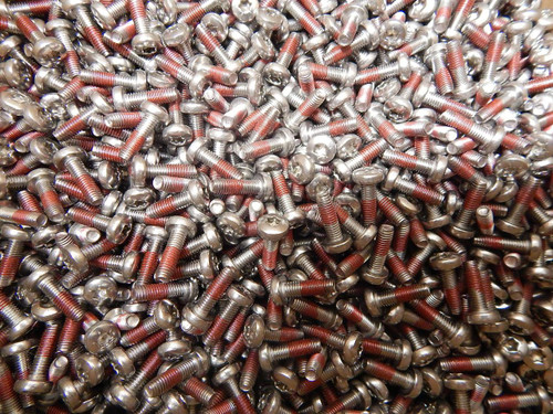 Lot of 1800 Anixter CS407833003 Screws T90273 For Sale