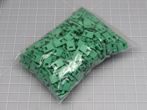 Lot of 500 TE Connectivity  77R3199  Connector Accessory, Wedgelock, DT Series 2 Position Receptacles, DT Series  For Sale