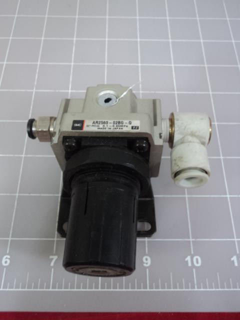 3 SMC AR2560 AIR REGULATOR T11987