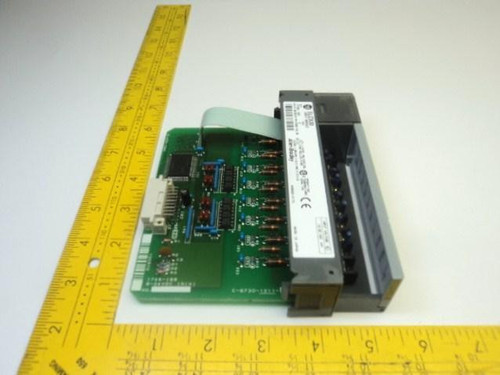 ALLEN-BRADLEY SLC500 1746-IB8 INPUT MODULE 8POINT SINK 10-30VDC T14082