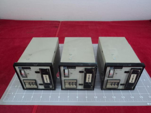 3 EUTOTHERM/WATKINS-JOHNSON  TEMPERATURE CONTROLLER LOT T12171