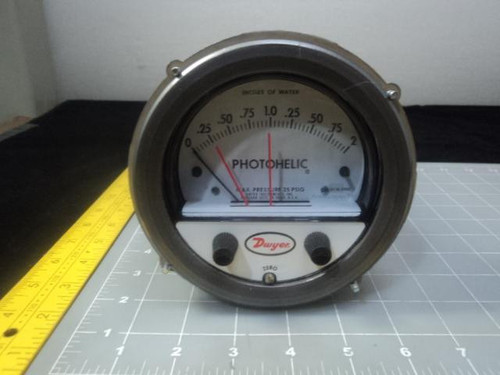 DWYER A3000 PHOTOHELIC PRESSURE SWITCH/GAGES. T12820