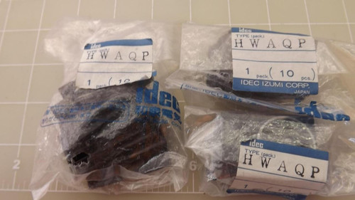 LOT OF 30 IDEC HWAQP BLANK PUSH BUTTON LEGEND T23865