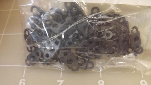 LOT OF 100  MS21075L04N SELF-LOCKING NUT PLATE T24129
