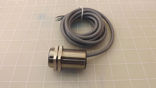 CUTLER HAMMER EATON E57-30PBS10-G INDUCTIVE PROXIMITY SWITCH T29345