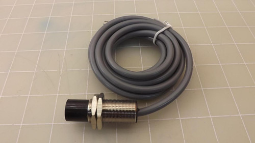 CUTLER HAMMER EATON E57-18PAU08-C INDUCTIVE PROXIMITY SWITCH T29347