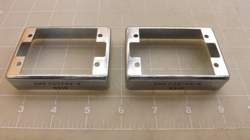 LOT OF 2 AMP 203744-4 CONNECTOR PIN HOOD T34478